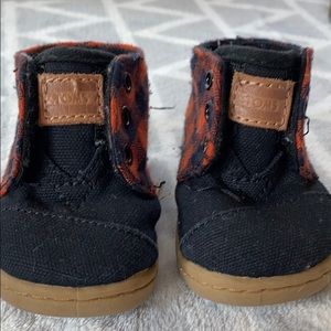 Baby TOMS perfect for fall!